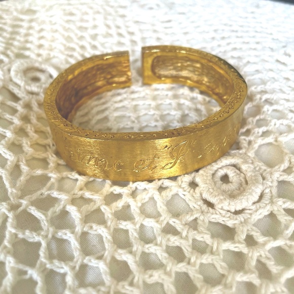 Rustic Gold Tone Bracelet with Romantic French Quote - Picture 1 of 12